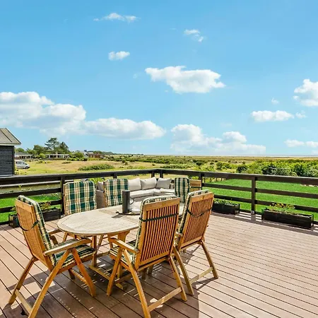 2 Bedroom Awesome In Haarby Prázdninový dům *