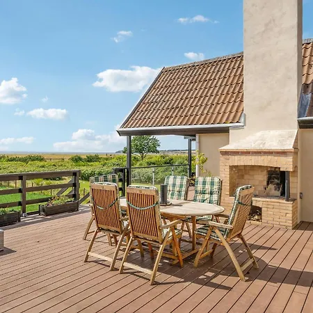 2 Bedroom Awesome In Haarby Prázdninový dům