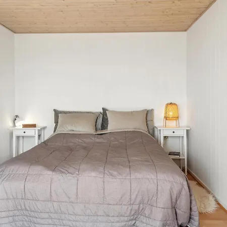 2 Bedroom Awesome In Haarby Prázdninový dům Hårby