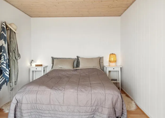 2 Bedroom Awesome In Haarby Ferienhaus Hårby